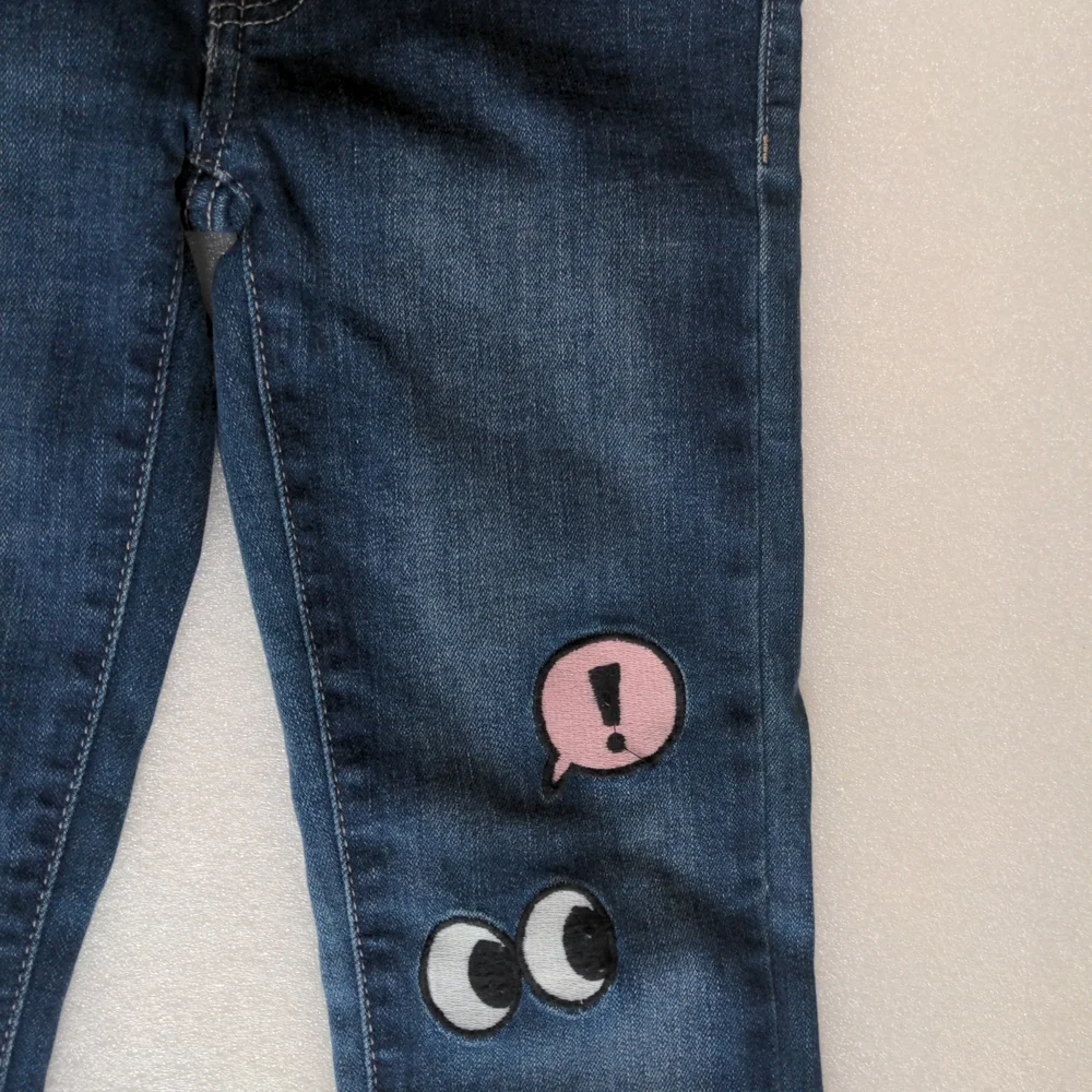 Girls  Size 10 NWT Levi Jeans with Fun Patches Super Skinny 710